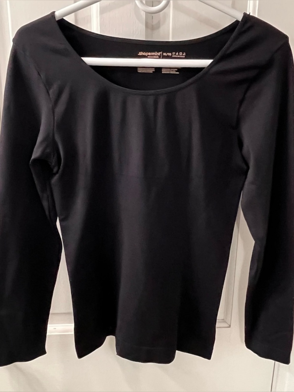 Shapermint Black Long Sleeve Scoop Neck Top. Size XL